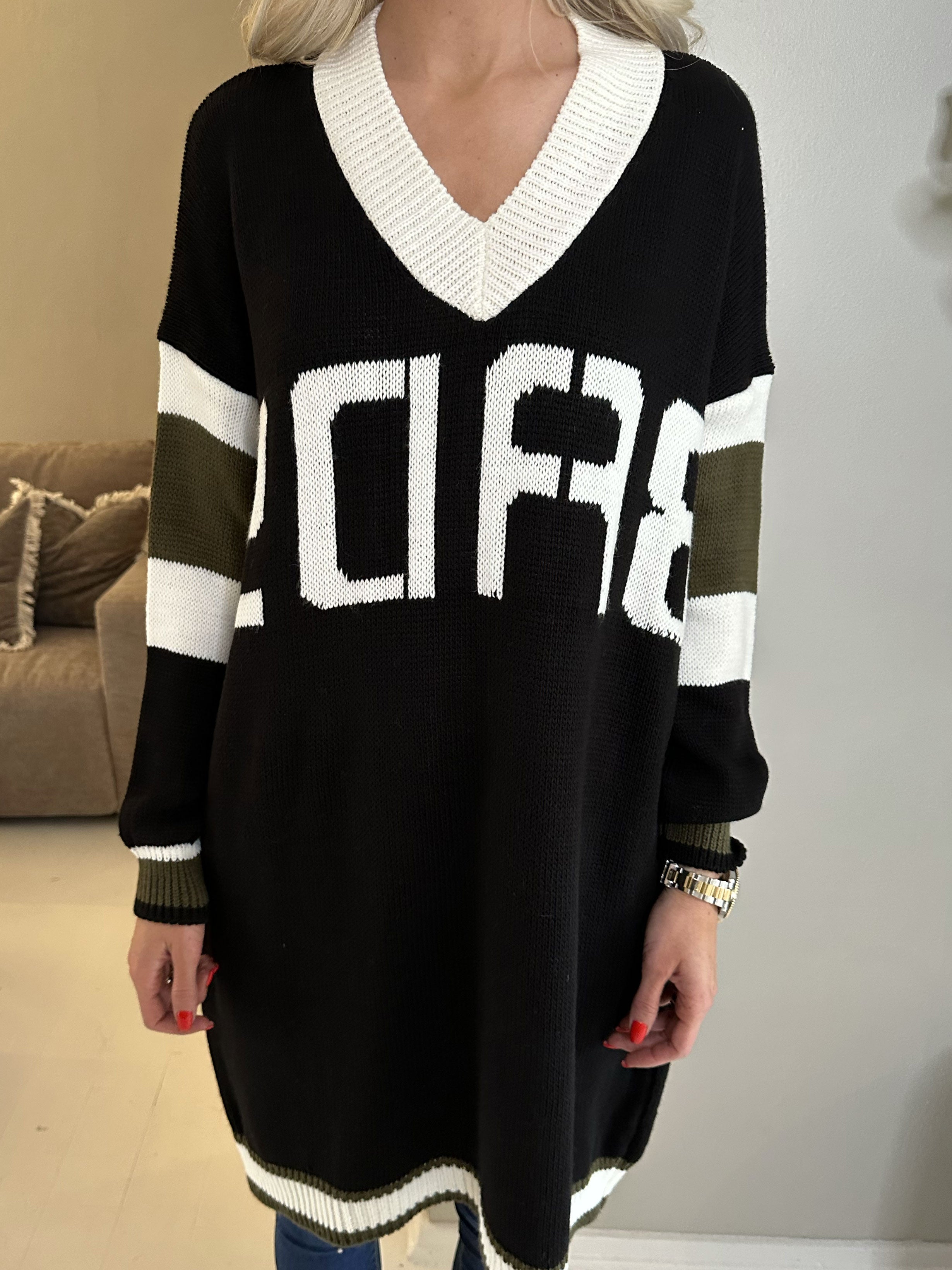 Elvira - Flerfärgad plus size stickad klänning med tryck